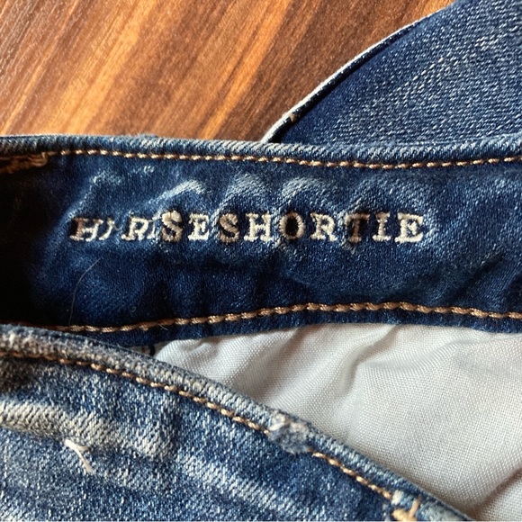 American Eagle Size 2 distressed high rise denim shorts - Picture 3 of 6